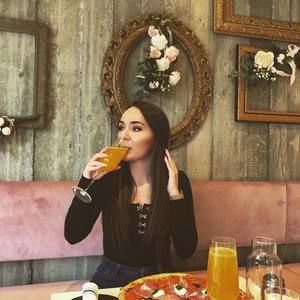 Meet your Posher, Ximena